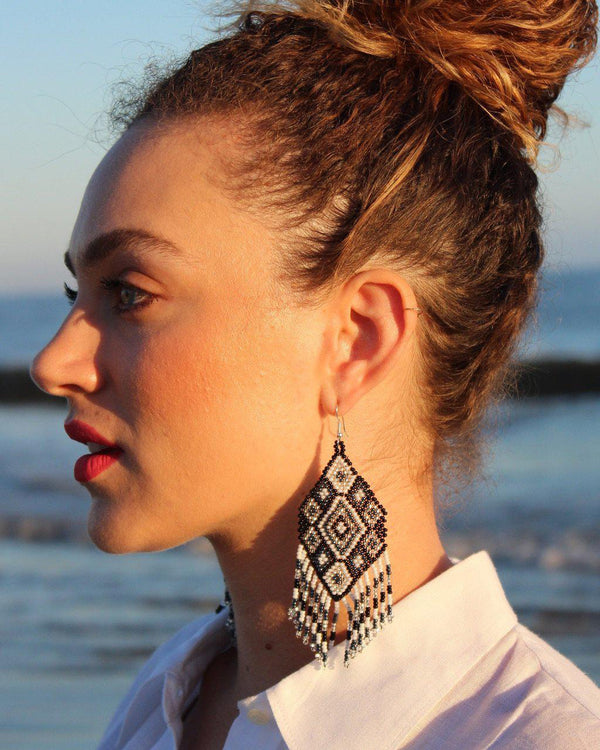 Black and White Flor Seed Bead Fringe Earrings