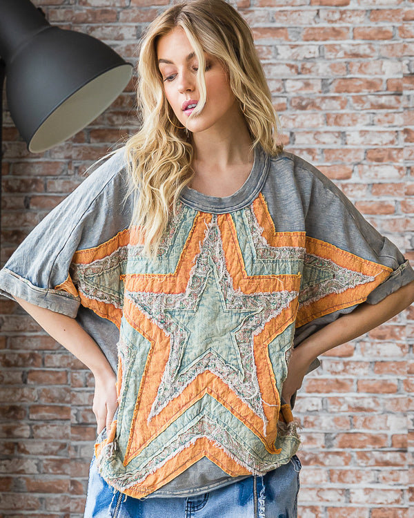 STAR PATCHED SHORT SLEEVE TOP