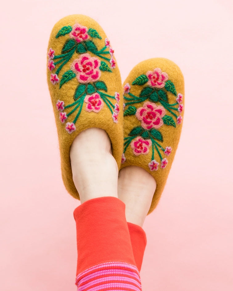 SIZE XL (10-10.5) Gold Secret Garden Slippers